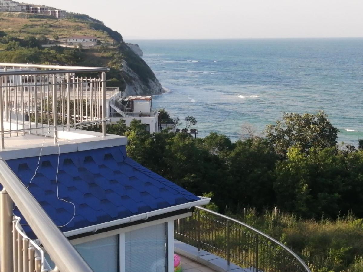Rose Apartment On The Beach بايالا المظهر الخارجي الصورة