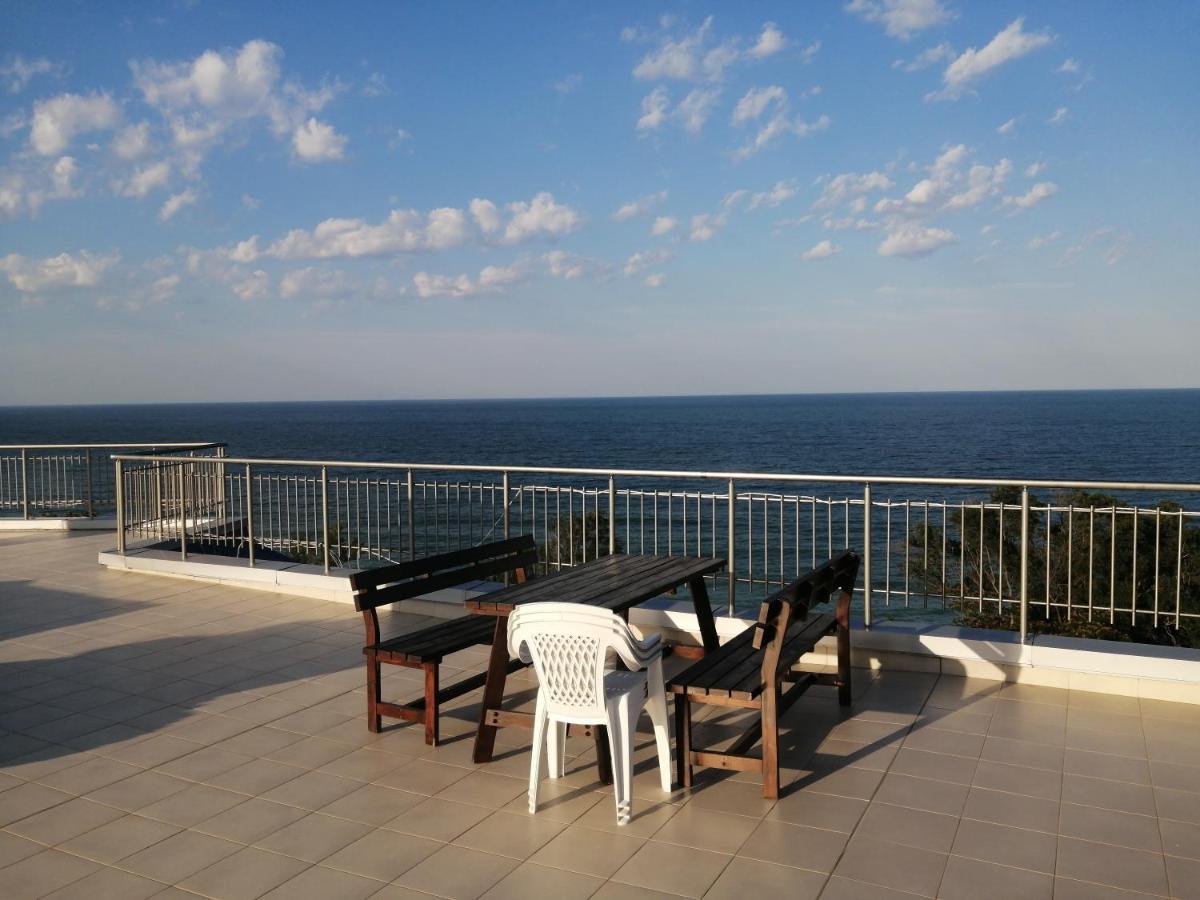 Rose Apartment On The Beach بايالا المظهر الخارجي الصورة